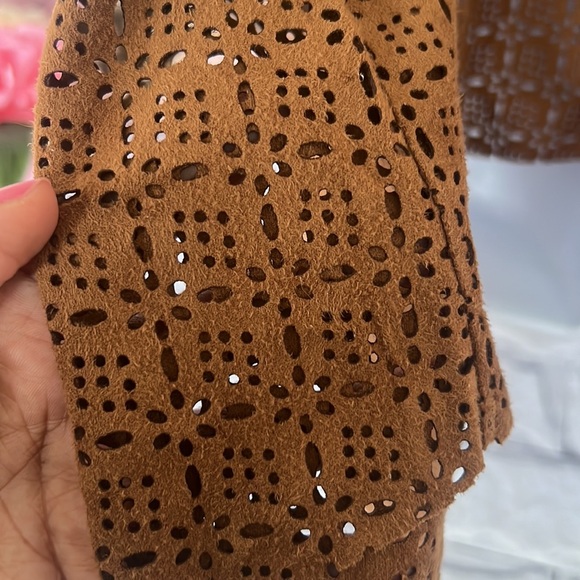 Soft surroundings faux suede brown vest laser cut waterfall size PLarge/PXL - Picture 7 of 11